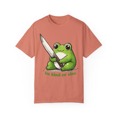 Retro Frog Graphic Shirt, 90s Cute Frog Tee, Nature Shirt, Knife wielding Frog Tee, Frog Lovers, Vintage Relaxed Fit T-shirt, gift for her