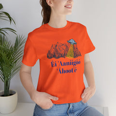 Éí Aanighóó Áhoolé Navajo The Truth Is Out There UFO Unisex Short Sleeve Tee