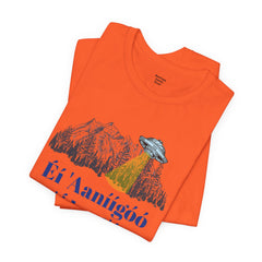 Éí Aanighóó Áhoolé Navajo The Truth Is Out There UFO Unisex Short Sleeve Tee