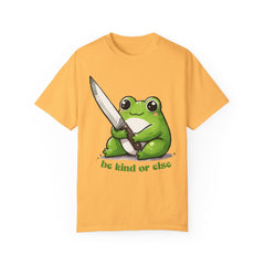Retro Frog Graphic Shirt, 90s Cute Frog Tee, Nature Shirt, Knife wielding Frog Tee, Frog Lovers, Vintage Relaxed Fit T-shirt, gift for her