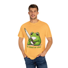 Retro Frog Graphic Shirt, 90s Cute Frog Tee, Nature Shirt, Knife wielding Frog Tee, Frog Lovers, Vintage Relaxed Fit T-shirt, gift for her