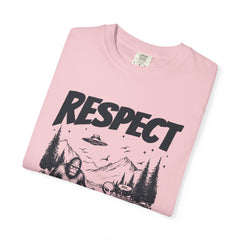Bigfoot and Alien Outdoor Canoe Adventure - Respect The Locals T-Shirt