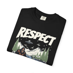 Bigfoot and Alien Outdoor Canoe Adventure - Respect The Locals T-Shirt