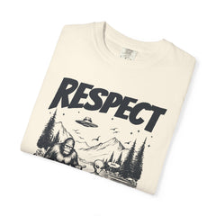 Bigfoot and Alien Outdoor Canoe Adventure - Respect The Locals T-Shirt