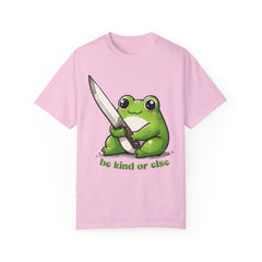 Retro Frog Graphic Shirt, 90s Cute Frog Tee, Nature Shirt, Knife wielding Frog Tee, Frog Lovers, Vintage Relaxed Fit T-shirt, gift for her