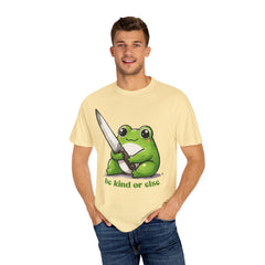 Retro Frog Graphic Shirt, 90s Cute Frog Tee, Nature Shirt, Knife wielding Frog Tee, Frog Lovers, Vintage Relaxed Fit T-shirt, gift for her