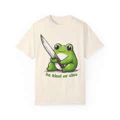 Retro Frog Graphic Shirt, 90s Cute Frog Tee, Nature Shirt, Knife wielding Frog Tee, Frog Lovers, Vintage Relaxed Fit T-shirt, gift for her