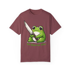 Retro Frog Graphic Shirt, 90s Cute Frog Tee, Nature Shirt, Knife wielding Frog Tee, Frog Lovers, Vintage Relaxed Fit T-shirt, gift for her