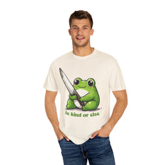 Retro Frog Graphic Shirt, 90s Cute Frog Tee, Nature Shirt, Knife wielding Frog Tee, Frog Lovers, Vintage Relaxed Fit T-shirt, gift for her