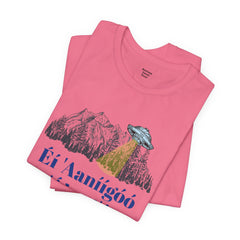 Éí Aanighóó Áhoolé Navajo The Truth Is Out There UFO Unisex Short Sleeve Tee